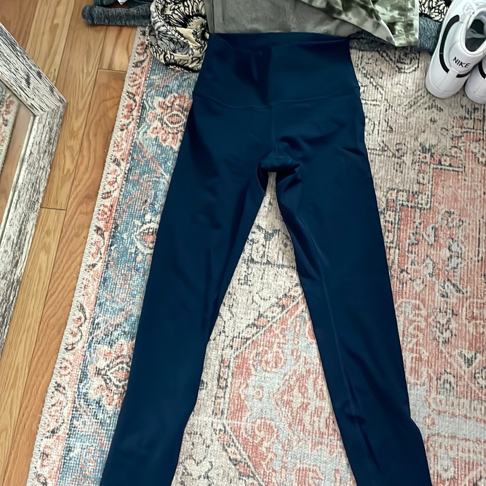 Blue Wunder Under lululemon leggings